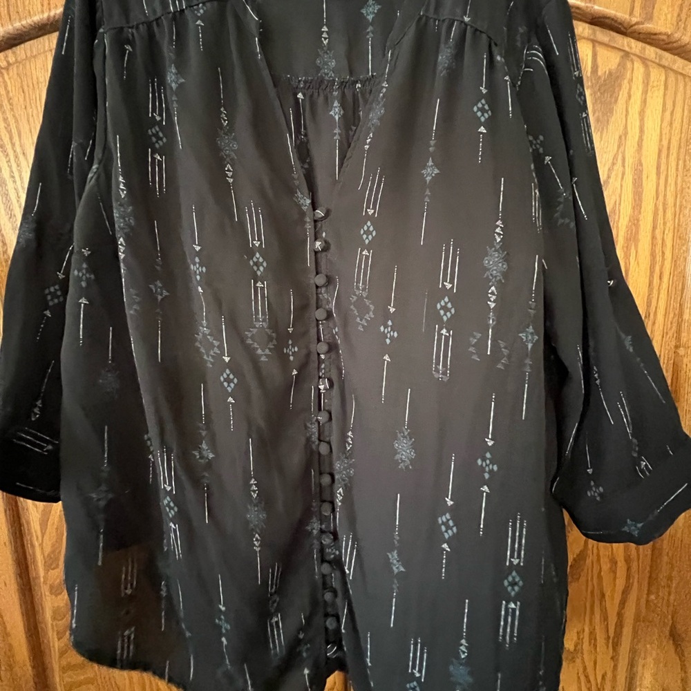 2 for $12 💲⬇️ - Torrid Black Patterned Blouse